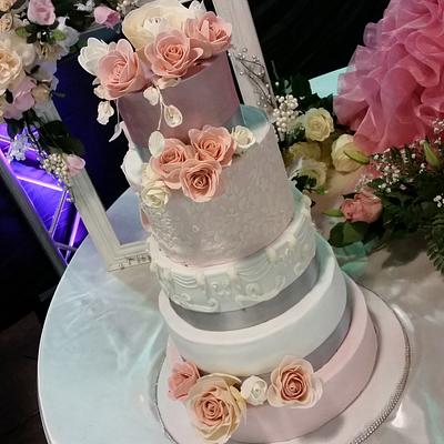 Quinceañera - Cake by Dolcetto Cakes