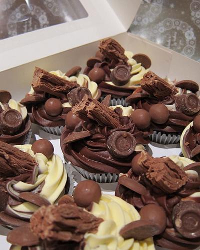 Chocolate heaven  - cupcakes - Cake by Tracey