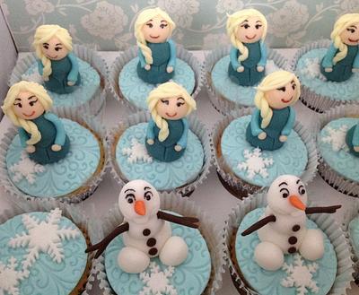 Elsa and Ollaf cupcake  - Cake by Cláudia Oliveira