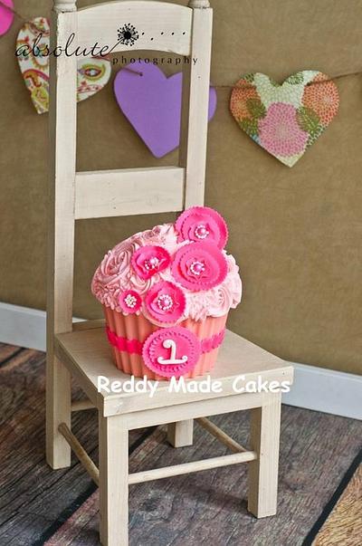 Pretty in Pink - Cake by Crystal Reddy