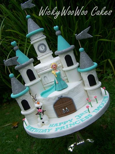 The Ice Castle! - Cake by WickyWooWoo Cakes