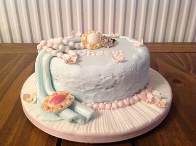 Brooches and pearls - Cake by Mrs BonBon