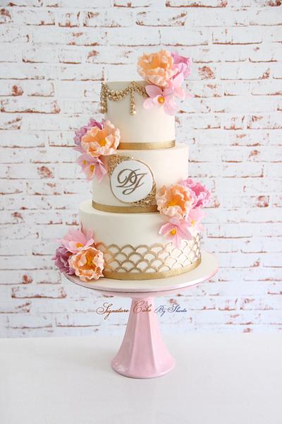 Ivory and gold ! - Cake by Signature Cake By Shweta