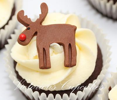 Christmas Cupcakes part 4 - Cake by Victorious Cupcakes