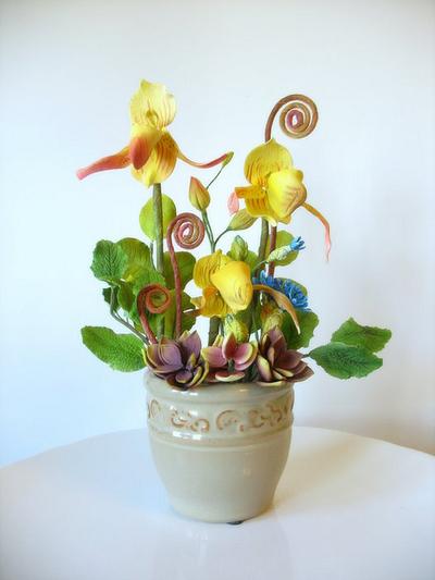Slipper Orchid arrangement - Cake by Shaile's Edible Art