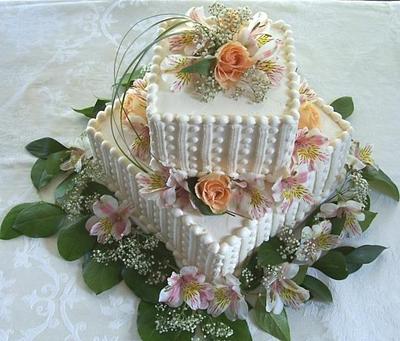 Small Square Wedding Cake - Cake by BettyA