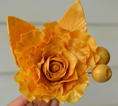 golden sugar rose - Cake by Divya iyer