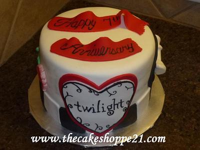 Twilight themed cake - Cake by THE CAKE SHOPPE
