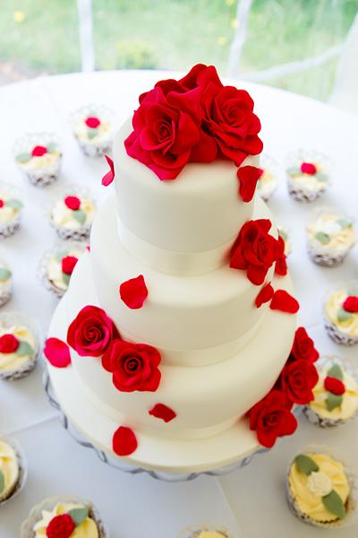 Romantic Rose - Cake by Katy Pearce 