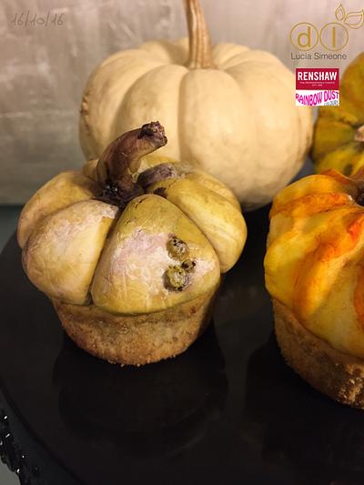 CUPCAKES or pumpkins? - Cake by Lucia Simeone