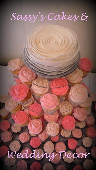 Ombre Roses - Cake by Sassy's Cakes
