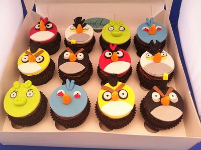 Angry Birds Cake and Cupcakes - Cake by Sonia