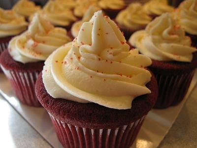 Red Velvet Cupcakes - Cake by Elena Z