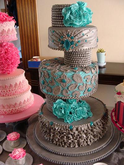 Grey wedding cake with ruffles and lace - Cake by liesel