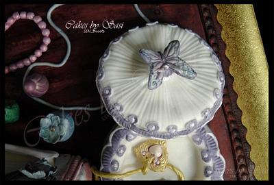 Jewellery/ Trinket Box on a table cake - Cake by CakesbySasi