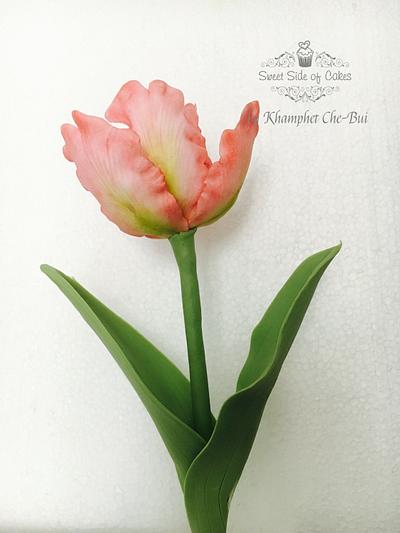 My first Sugar Parrot Tulip - Cake by Sweet Side of Cakes by Khamphet 