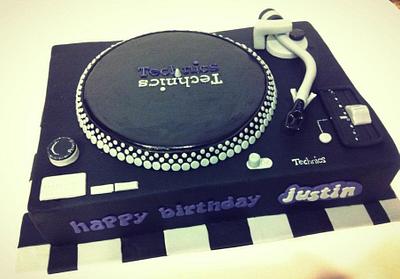 Technics turntable  - Cake by Hot Mama's Cakes