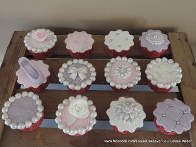 elegant cupcakes - Cake by Louise