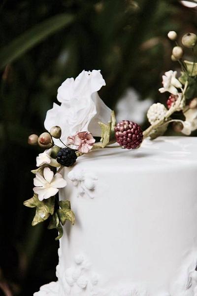 Bas relief and sugar berries cake - Cake by Nicola Gerrans 