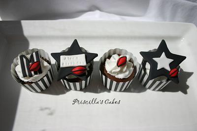 Collingwood themed cupcakes - Cake by Priscilla's Cakes