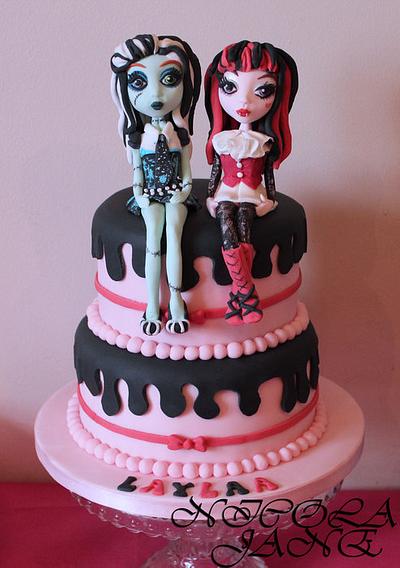 Monster High - Cake by nicola thompson