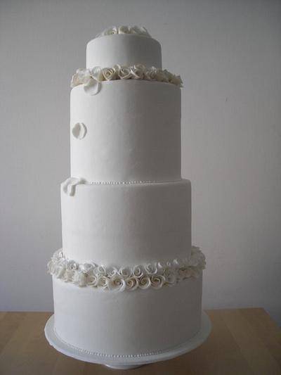 Luxury Wedding Cake. - Cake by Anna Paola Stroppiana