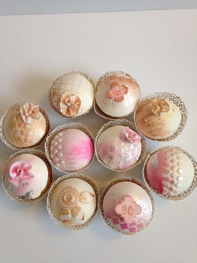 Modern art cupcakes - Cake by Carry on Cupcakes