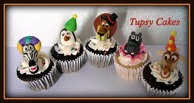 madagascar 3 cupcakes - Cake by tupsy cakes