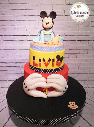 Mickey and his hands - Cake by L'Abeille En Sucre
