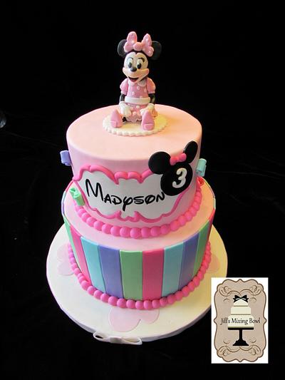 Minnie Mouse Cake - Cake by JMixingBowl