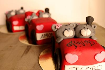 From me to you cars - Cake by Estrele Cakes 