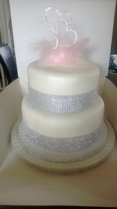 simply elegant wedding cake  - Cake by maggie thompson