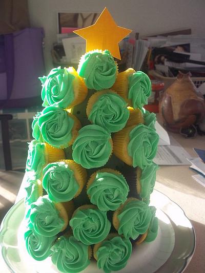 Christmas Tree Cupcake Boquete  - Cake by cakes by khandra