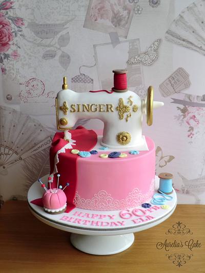 Singer sewing machine cake - Cake by Aurelia's Cake