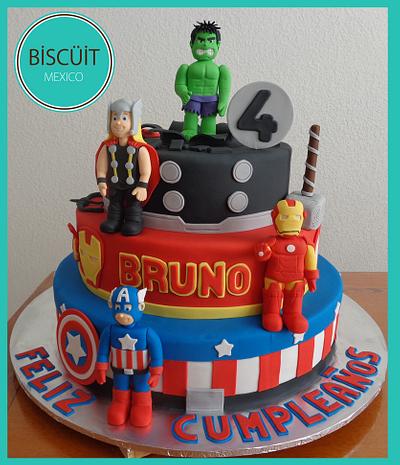 Avengers - Cake by BISCÜIT Mexico