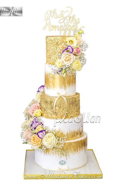 Gold-white wedding cake  - Cake by MLADMAN