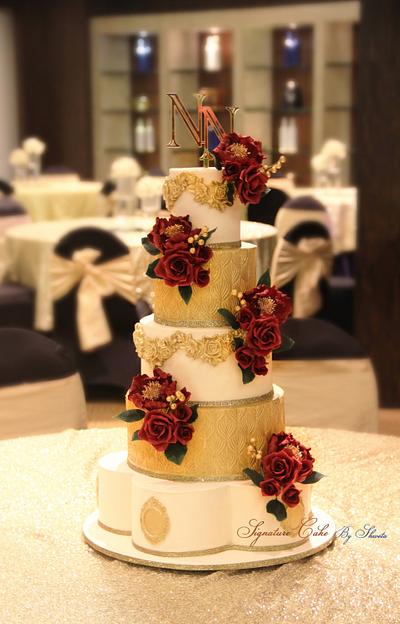 Ivory and gold .  - Cake by Signature Cake By Shweta