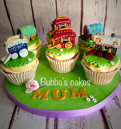 Mini wagons - Cake by Bubba's cakes 