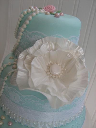 Pretty Vintage Cake - Cake by SweetCakeaholic1