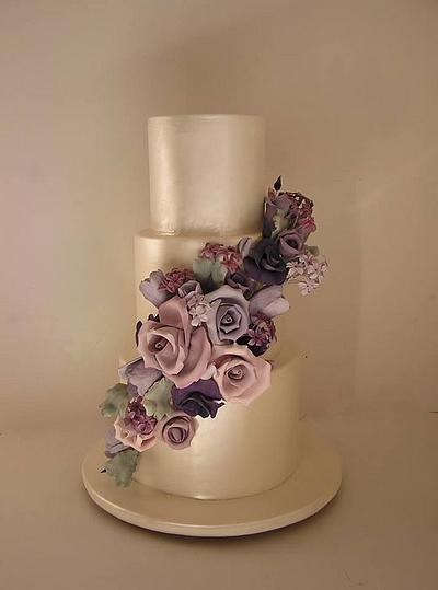 Purple shimmer - Cake by Louisa Massignani