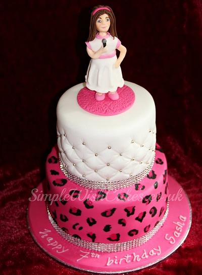 Young girl who love to sing - Cake by Stef and Carla (Simple Wish Cakes)