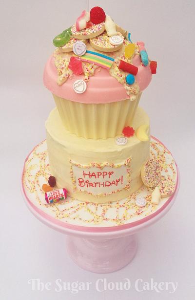 Hidden surprise cake  - Cake by The sugar cloud cakery