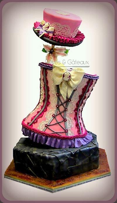 Burlesque cake - Cake by Rêves et Gâteaux