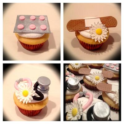 nurse themed cupcakes - Cake by Skmaestas