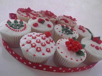 Red Roses - Cake by prettypetal