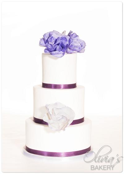 "Classic Rose" design in purple - Cake by Olivia's Bakery