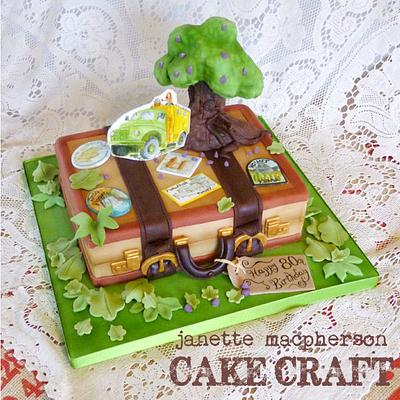 Vintage suitcase - Cake by Janette MacPherson Cake Craft