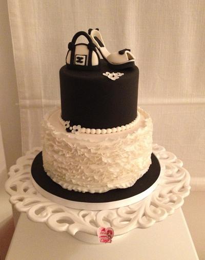 Fashion sugar ruffles Cake  - Cake by Le Torte di Marcella 