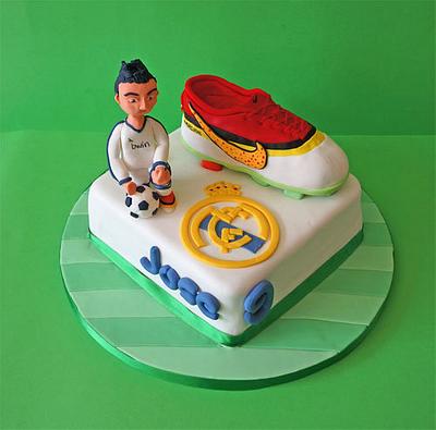 Real Madrid and CR7 cake - Cake by Caketown