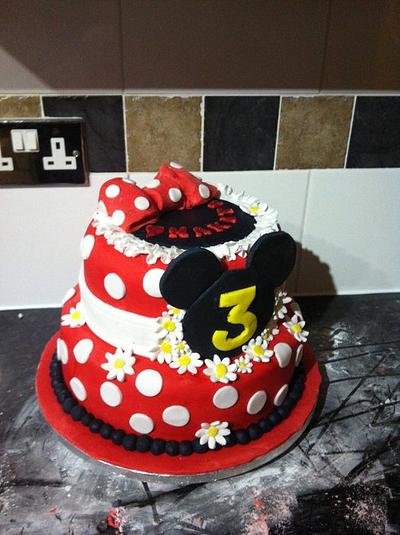 Minnie Mouse  - Cake by Amanda